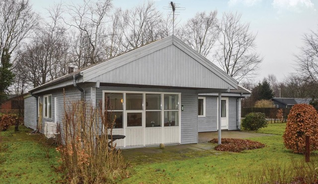 Cozy home in Sunds with WiFi