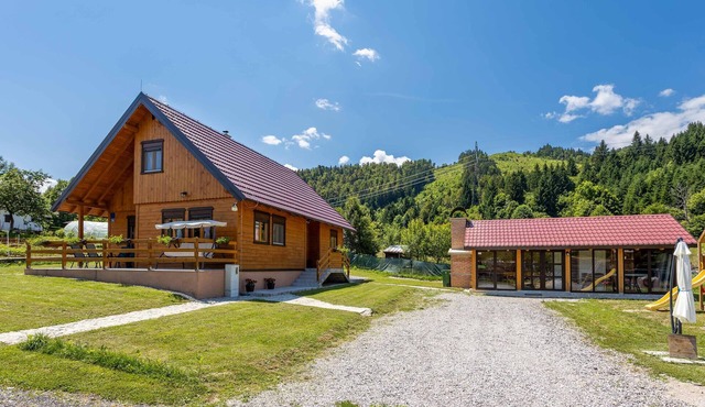 Cozy home in Sunger with WiFi