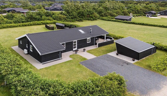 Cozy home in Tarm with WiFi