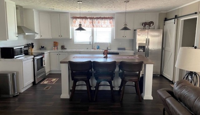 Cozy home in the country! Enjoy family time in a quiet setting.