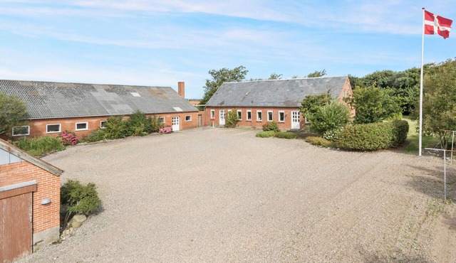 Cozy home in Thyholm with kitchen