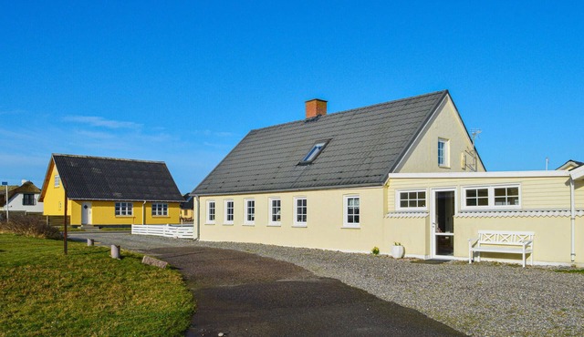 Cozy home in Ulfborg with house a panoramic view