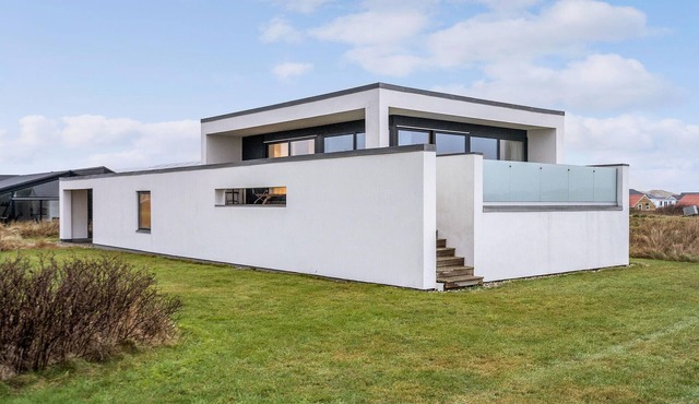 Cozy home in Ulfborg with WiFi