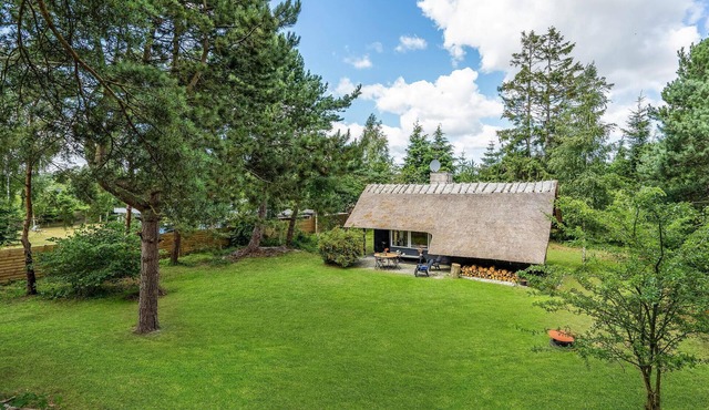 Cozy home in Væggerløse with WiFi