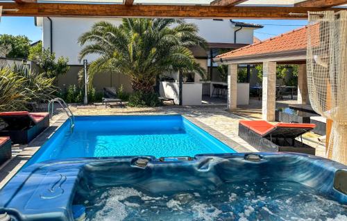 Cozy Home In Vardica With Sauna