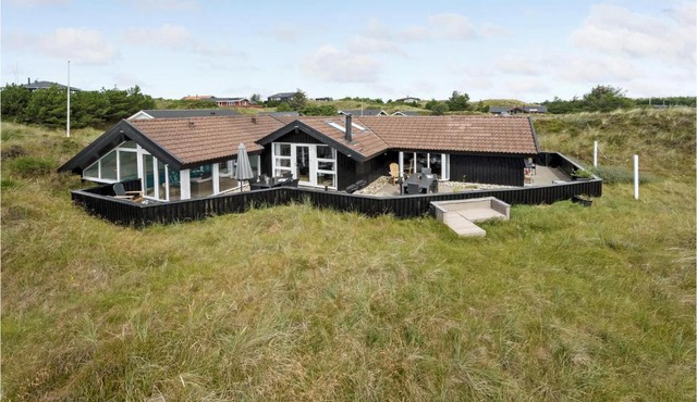 Cozy Home In Vejers Strand With Outdoor Swimming Pool