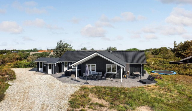 Cozy home in Vestervig with WiFi