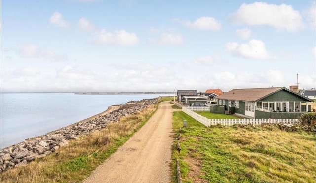 Cozy Home In Vinderup With Sauna