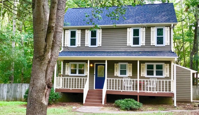 Cozy home minutes from Duke University, Hospitals, Eno River and Downtown.