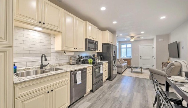 Cozy Home: Mtn Views, A/C, in Heart of Star Valley