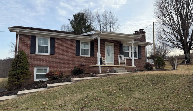 Cozy Home near Abingdon – Close to Town & Trails!