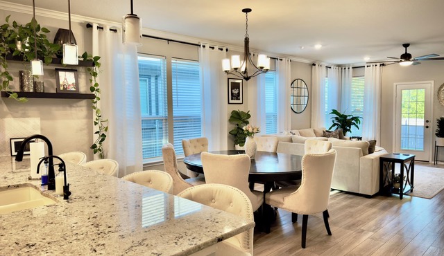 Cozy Home Near Airport and Downtown ATX