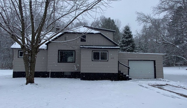 Cozy home near all the snowy fun of the UP!