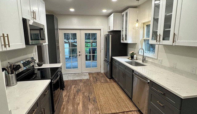 Cozy Home Near Campus and Canyon