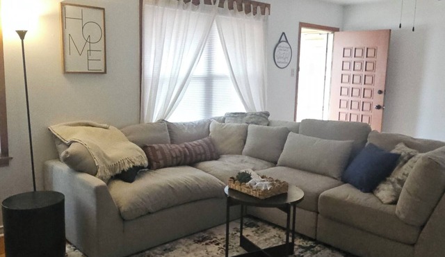 Cozy Home near downtown Greenville TX, Privacy Fence- See Promotional Rates