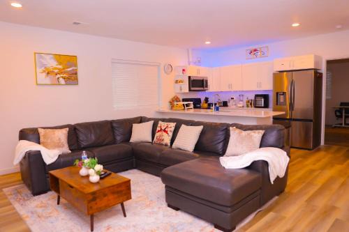 Cozy Home near Gaylord Rockies Resort & Denver Airport