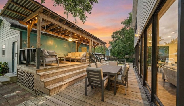Cozy Home Near Kemah Boardwalk with Game Room