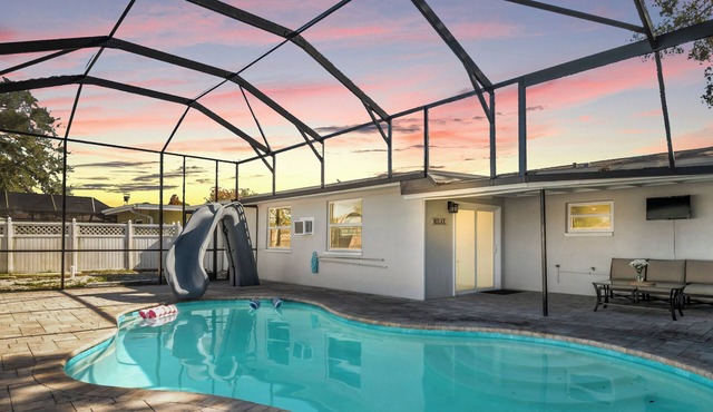 Cozy Home Near the Bay with Private Pool