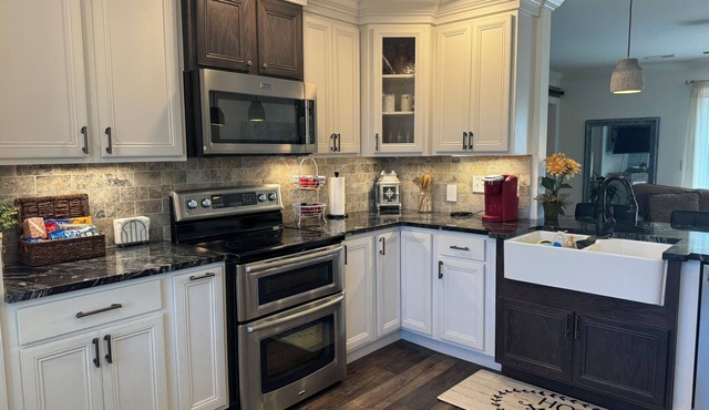 Cozy Home Near The Smokey MTNS & DTW Knoxville February Deals
