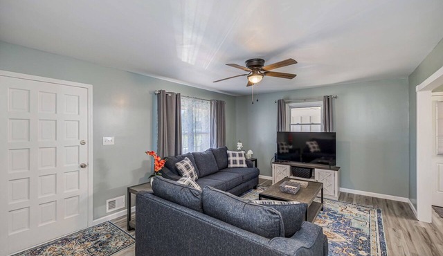 Cozy Home off I-85, 35 minutes from NC and SC border