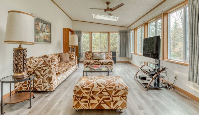 Cozy Home on 1.29 Acres with 2 Decks, WiFi, AC & Easy Access to the Outdoors!