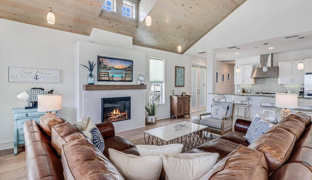 Cozy Home on Lake and in Cinnamon Shore Cul-de-Sac + Pools & Amenities