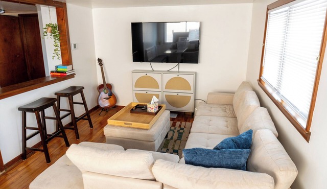 Cozy Home outside Pittsburgh