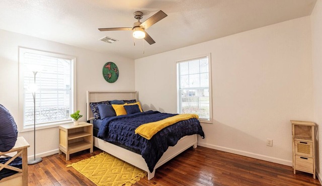 Cozy Home Perfect for Groups!