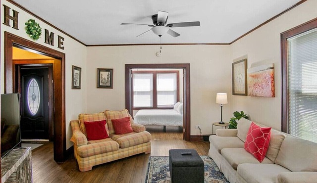Cozy home perfect for families - Near Naval Base!