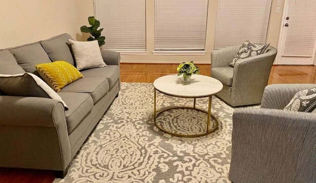 Cozy Home, Quiet Neighborhood, Close to Sugarland, only 23 minutes to Downtown