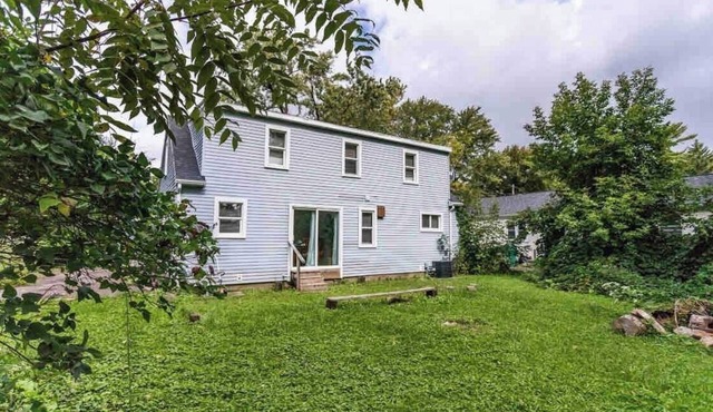 ~Cozy Home~ Steps to RIT by UofR/Airport/DWTN w/AC