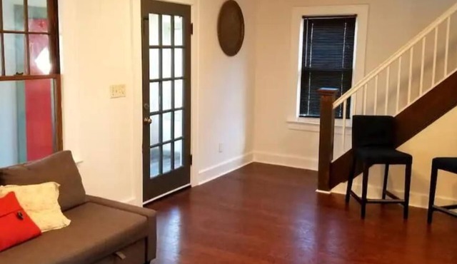 Cozy Home very close to NYC