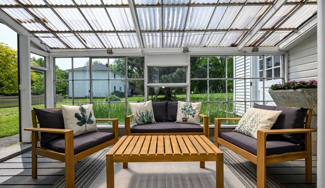 Cozy home, w/chef's kitchen, pet friendly near Cuyahoga National Park