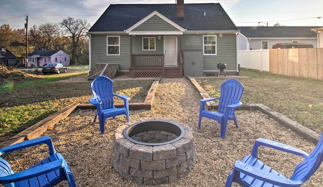 Cozy Home w/ Grill: 1 Block to Longwood Univ!