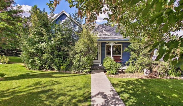 Cozy Home w/Hot Tub: Half Mi to Salmon River!