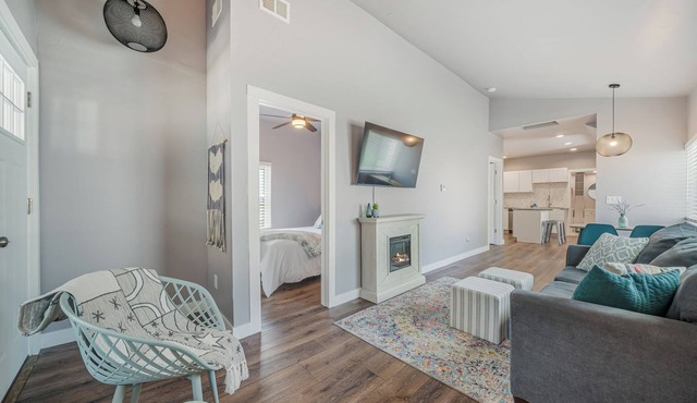 Cozy Home w/Large Yard Near Appleton & Neenah