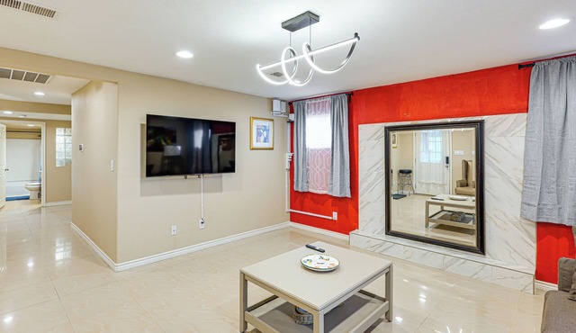 Cozy Home w/Patio 24 Miles to Carlsbad Caverns NP