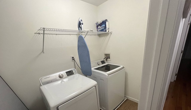 Cozy Home with 3 king bedroom Beautiful/ safe neighborhood just 7 mins to EWR.