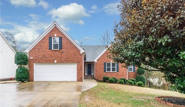 Cozy home with AC and WiFi in beautiful Flowery Branch