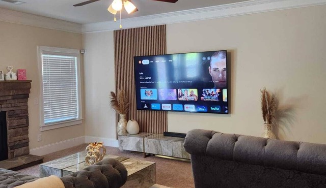 Cozy home with all you will be needing during your stay. Come check it out !