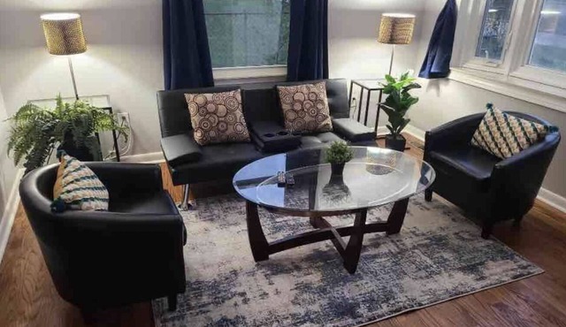 Cozy Home with Bonefire: 30 mins from Detroit/AA