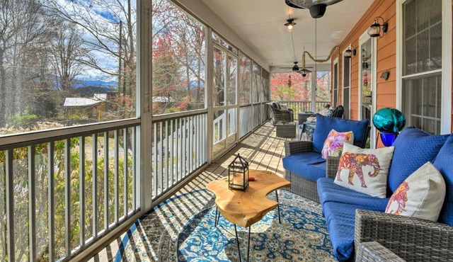 Cozy Home with Fire Pit, Near Great Smoky Mountains!