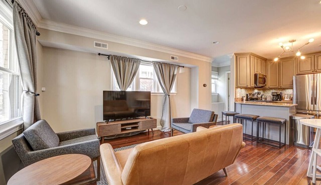 Cozy Home with Free Parking | 3BR/2.5BA #DCottage