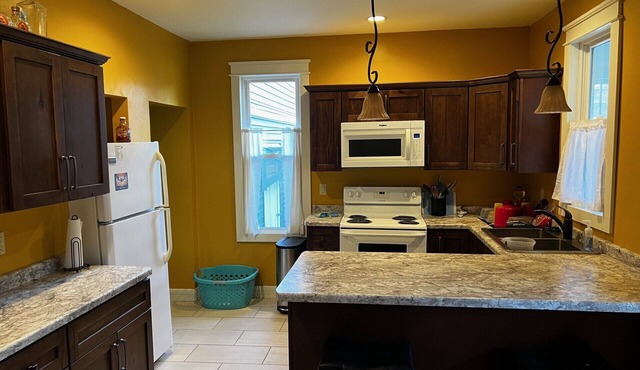 Cozy Home with great location close to waterfront