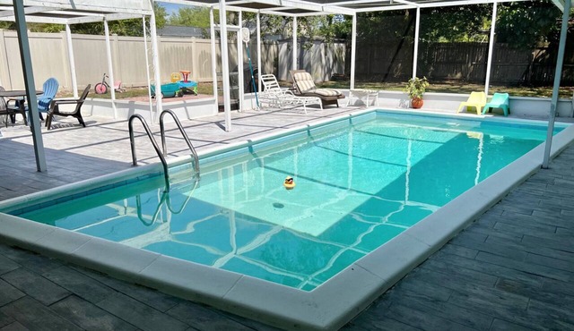 Cozy Home with Heated pool near Clearwater Beach