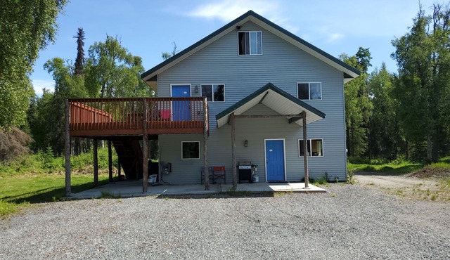 Cozy home, with in minutes of Kenai and Kasilof rivers.
