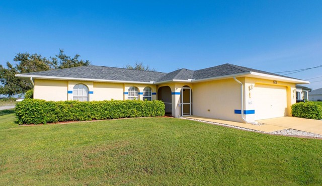 Cozy Home with Large Heated Pool Providing Maximum Privacy