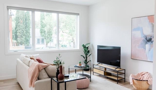 Cozy Home with Modern Comforts | Prime Location