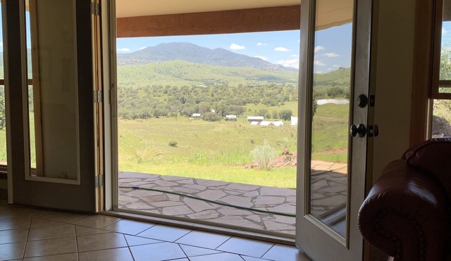 Cozy Home With Mountain Views Near Davis Mtn State Park and McDonald Observatory