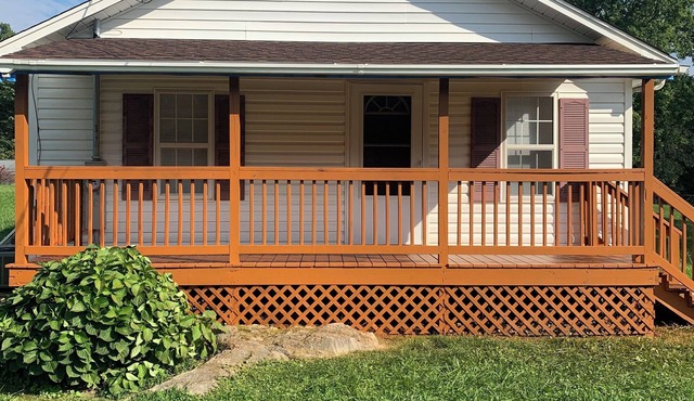 Cozy Home with over an Acre - November rates reduced!